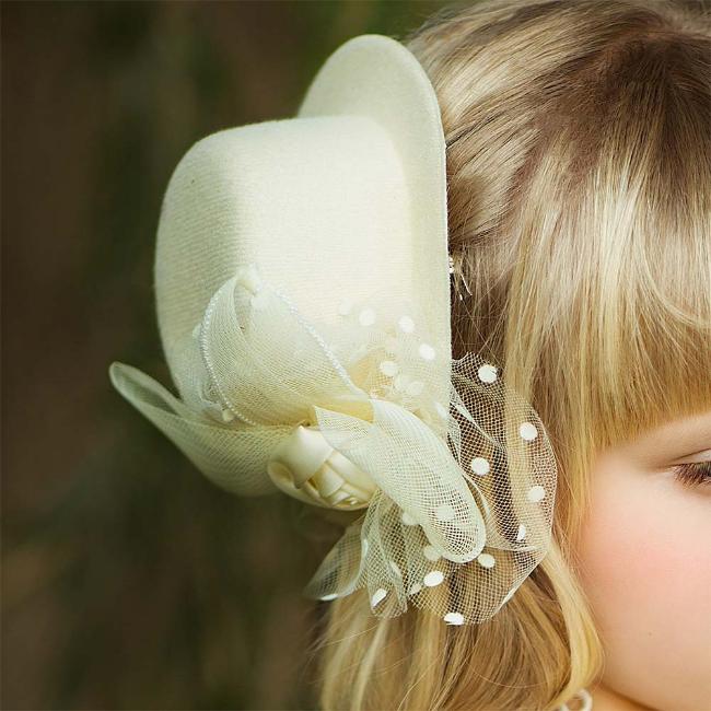 Picture of Meriche Alta Costura Hat With Polka Tulle Hair Clip - Cream
