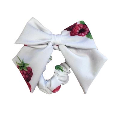 Picture of Meia Pata Raspberries Scrunchie - White Pink